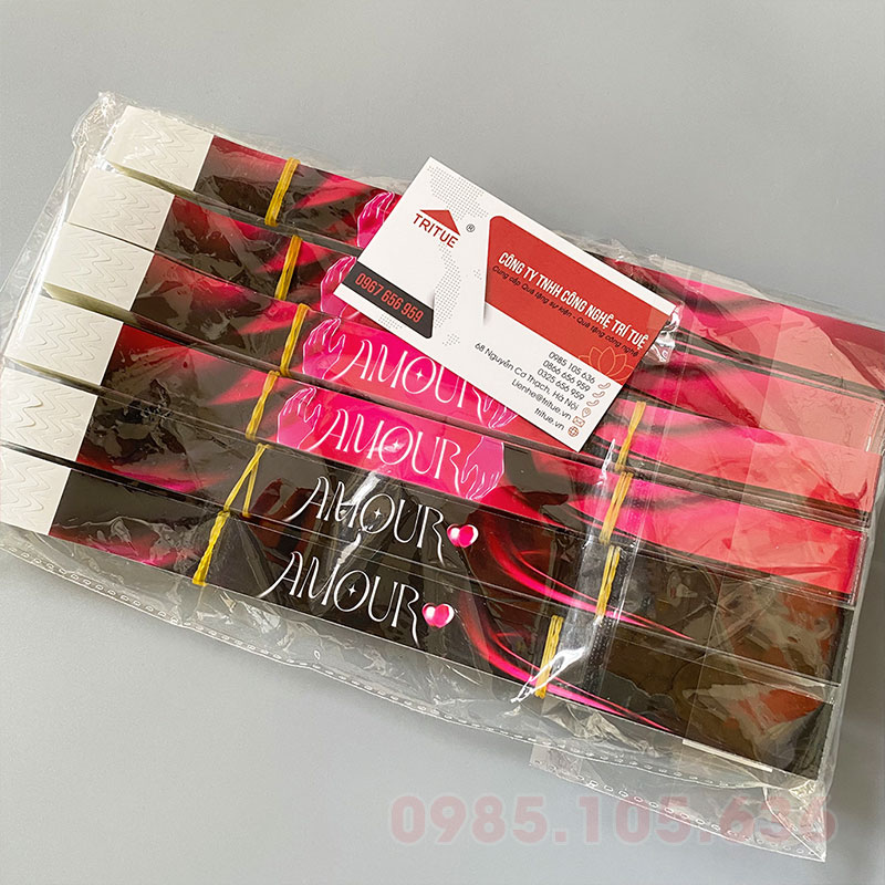 In vòng tay giấy giá rẻ cho show âm nhạc