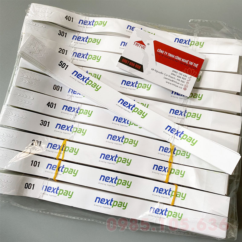 Vòng tay giấy bib