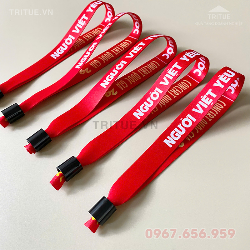 Thiết kế vòng tay vải sự kiện đẹp